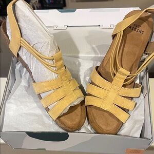New! Origins Laney Women's Mustard Sandals, 8.5